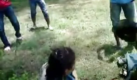 三人組のベッド 女性 av 動画
