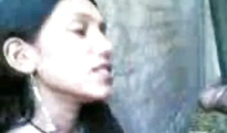 ジューシーな金髪 女の子 が 見る エロ 動画