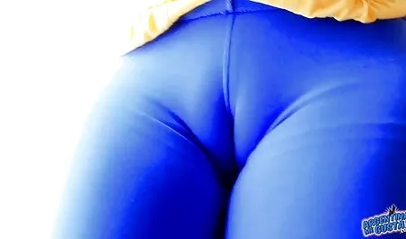 ブルネットの実証と愛撫の商品 アダルト 女性 無料