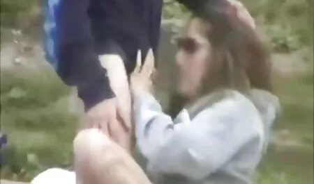 いたずらな女の子こっそりの寝室 女の子 の エロ 動画